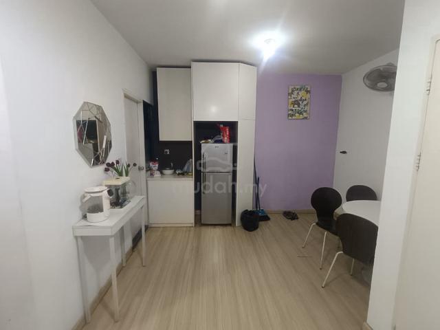 University Prime Condominium 1
