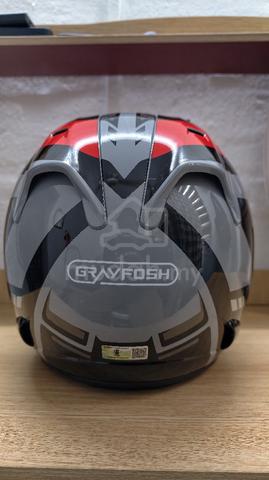 Helmet Grayfosh - photo 3 of 6