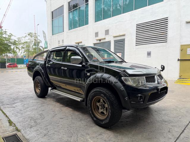 2011 Mitsubishi TRITON 2.5 4x4 FACELIFT (A) Black - 1