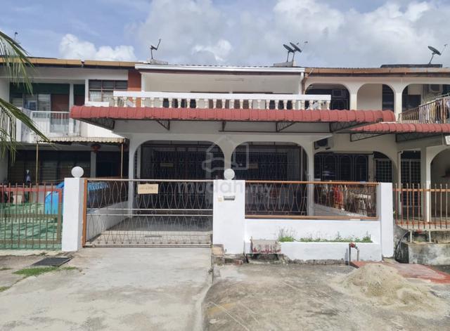 2 storey house for rent 1