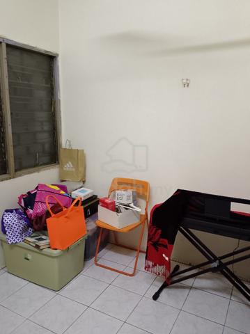 medium and small room for rent 1