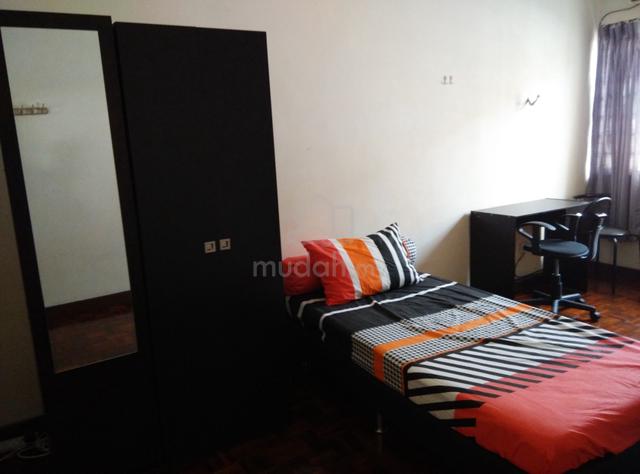 Room Near KPMG First Avenue Bandar Utama 1