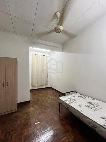 Room to rent for Female at UKM 1