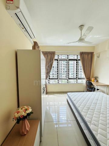 Master-Bedroom, One Damansara Condo, Damansara Damai [NEAR MRT,FEMALE] 1