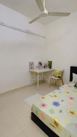 Single Room at Suriamas Condominium PJS10 Zero Deposit fully FURNISH 1