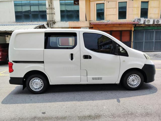 2015 Nissan NV200 1.6 (M) Semi Panel Van - 4
