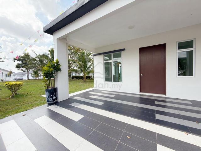 Monthly RM1700 Full Loan Freehold Double Storey Semi D Jasin Mydin 1
