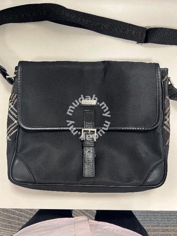 Authentic Burberry Messenger Bag - Bags & Wallets for sale in KLCC, Kuala  Lumpur