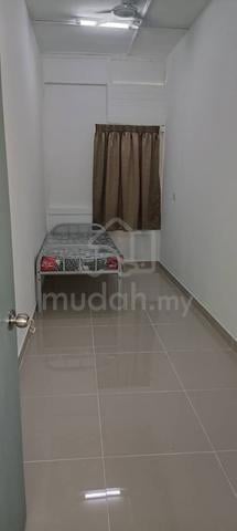 Bilik Untuk Disewa. Perempuan Sahaja. 1