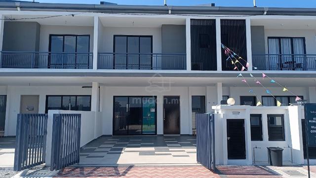 Double Storey Selindung Daun @ Ulu Yam 4 Room 3 Bath Complete Jun 2027 1