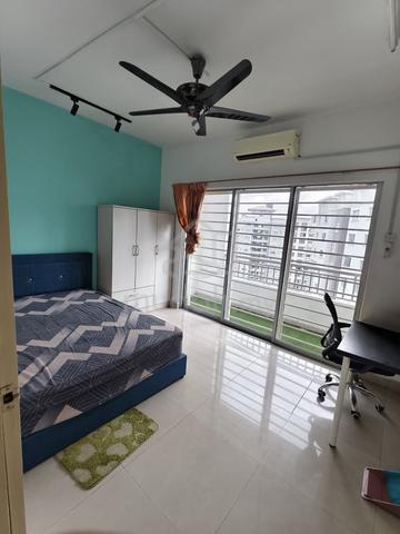 Suriamas Condominium Bandar Sunway Big Balcony Room (Female Only) 1