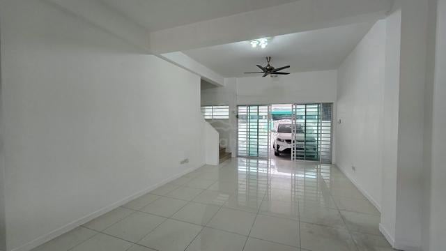 Taman Rimba Phase 1, 2 sty Intermediate Terrace House 1