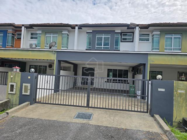 Double storey intermediate Palm Villa, Kota Samarahan 1