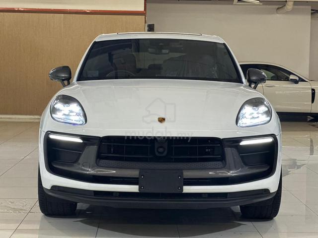 (NEW ARRIVAL + LOW MILEAGES) 2023 Porsche MACAN T - 5