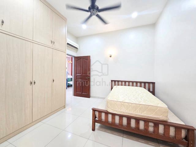Molek @Ponderosa Green Double Storey Endlot  For Sales 1