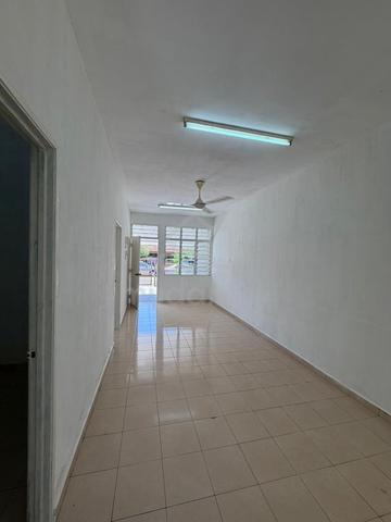 Rumah Teres Setingkat untuk Dijual di Padang Serai 1