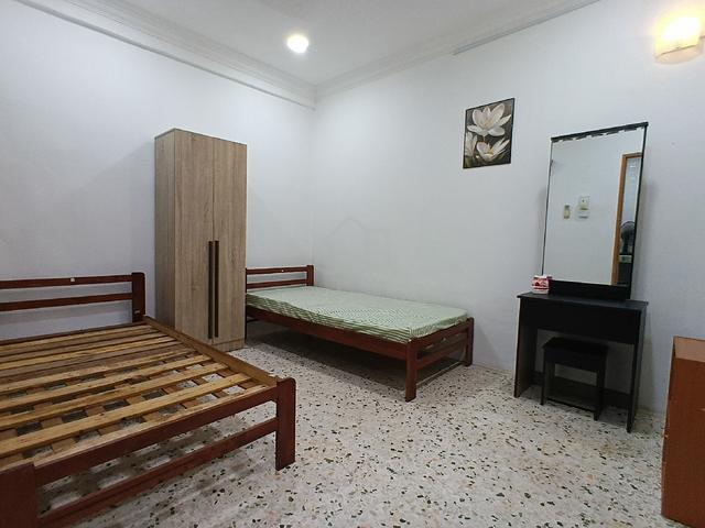 Classic room in town 1