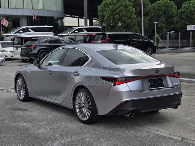 4714KM GRADE 5A ✨I 2023 Lexus IS300 VERSION L - 4