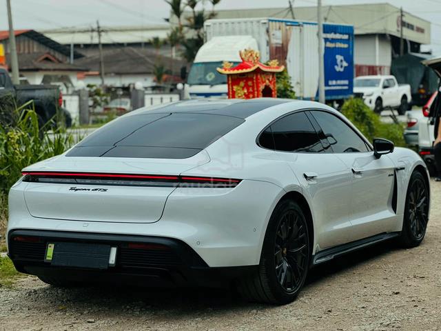 2022 Porsche TAYCAN 10.0 GTS UK SPEC - 5