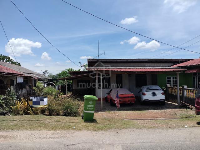 Tanah lot dan banglo kayu bandar jengka 1