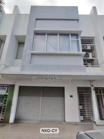 Bandar Botanic Ramin 2sty shoplot 22*80sqft Basic unit for sale 1