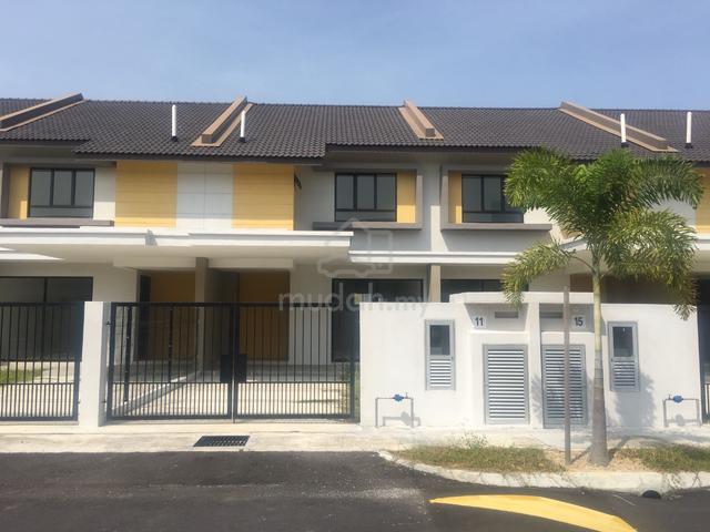 Freehold, Below Bank and Market Value 2 Sty House at Banting 1