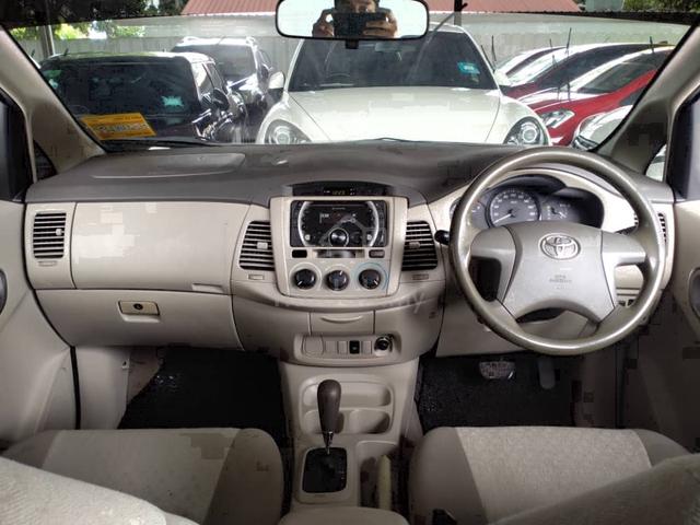 2015 Toyota Innova 2.0 E (A) 4 Speed Auto - 5