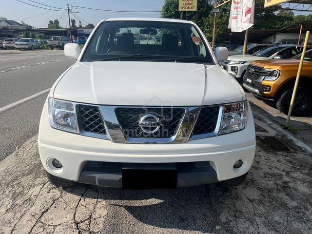 Nissan NAVARA 2.5(M)SE D-40 DCI 6-SPD 4X4 pickups - 2