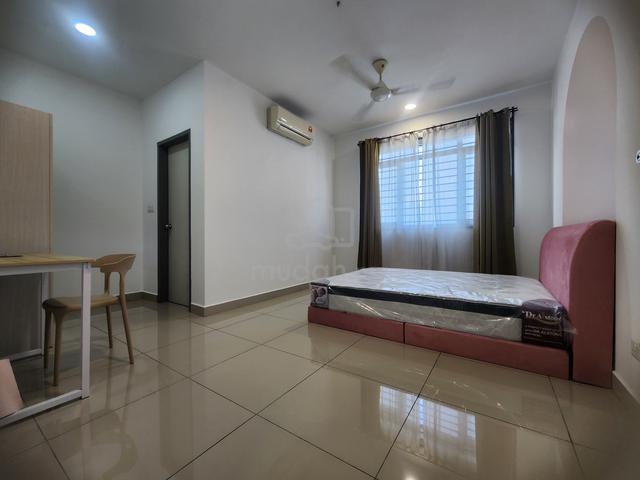 Premium Master Bedroom 1