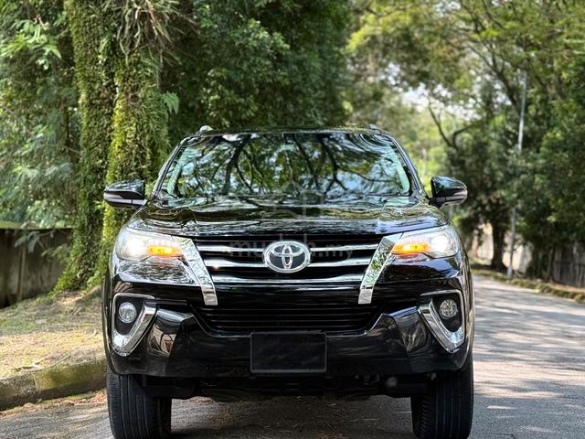 Toyota FORTUNER 2.7 SRZ/F.S.R BY TOYOTA/360/P.BOOT - 1