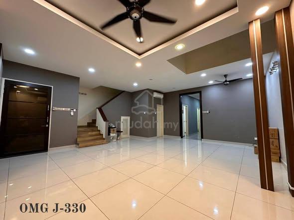 Bukit Raja Jalan Rodat Double Storey House Superlink Move in Condition 1