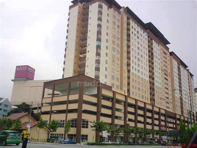Plaza Metro Prima 1