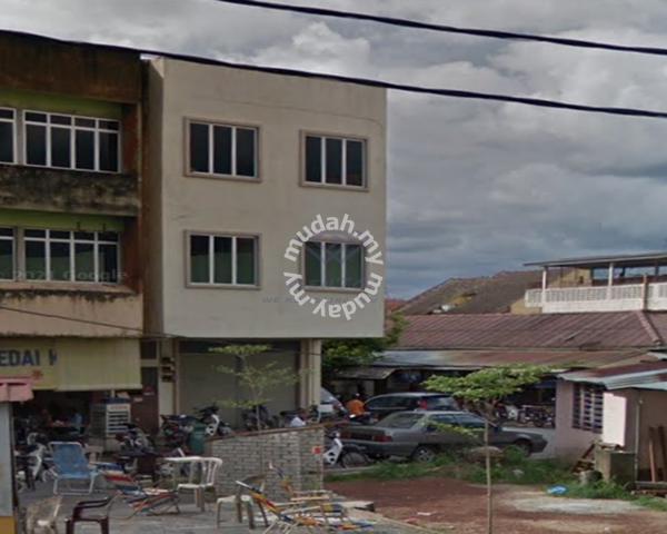 Roadside Triang 3 Story ShopLot 1