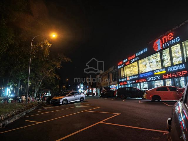 Facing main road shoplot groud floor Bandar Baru Bangi Seksyen 4 1