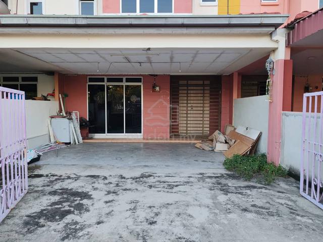 Bandar Laguna Merbok Double Storey Terrance House 1