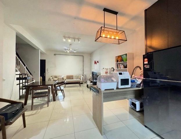 Renovated, 848k Only, 2 Storey @ Eco Summer, Setia Indah, Charlton 1