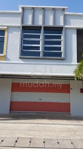 Freehold Shop Lot for let Go 1
