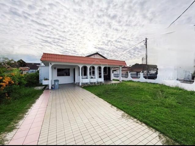 【FREEHOLD】Corner 1 Storey Bungalow Bukit Baru Sinn Hoe for Sale 1