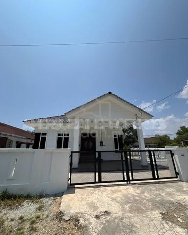 Banglo Setingkat Wakaf Tengah Gong Badak Terengganu 1