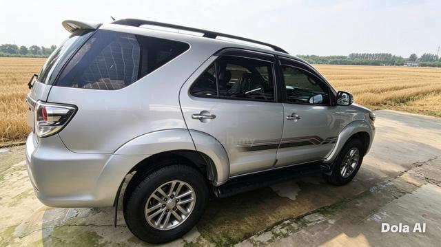 2013 Toyota FORTUNER 2.7 V (A) petrol - 3