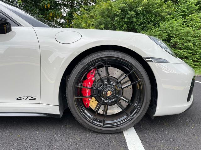 2022/23 Porsche 911 3.0 TARGA 4 GTS (A) - 4