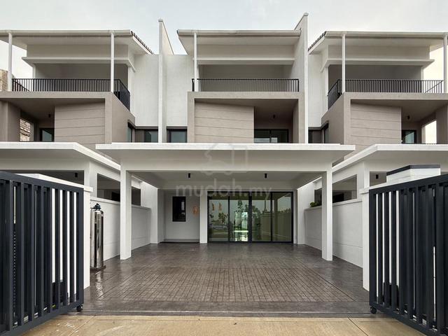 Brand New 3 Storey Superlink Freehold Seri Embun @ City Of Elmina 1