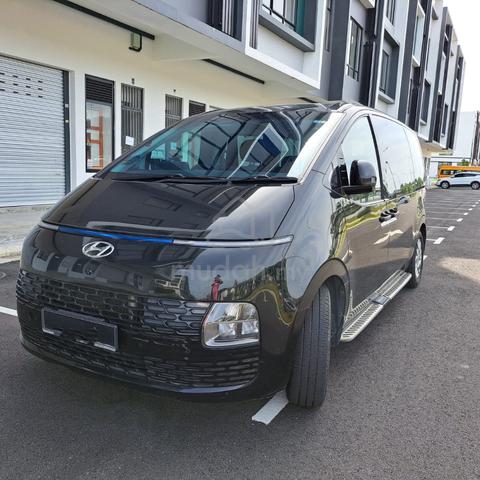 2023 Hyundai Staria 2.2 Plus with 2 Autodoor - 1