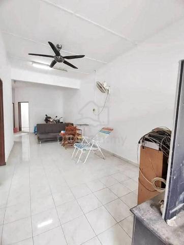Taman Universiti Skudai 20x65 Well Maintained Unit 2