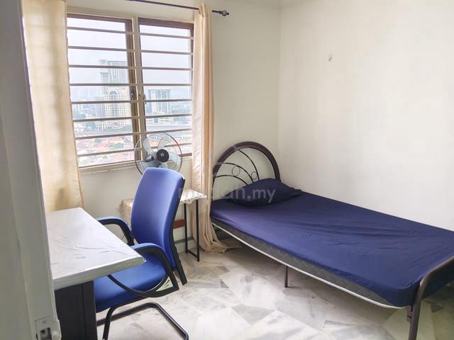 Fully Furnished Selangor Petaling Jaya Room For Rent 1