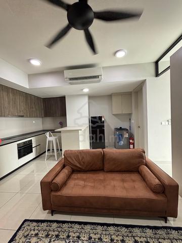 LINQ SKY RESIDENCES (Datum Jelatek) 1