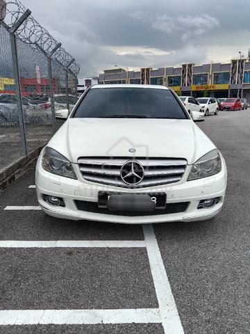 2011 Mercedes Benz C200 CGI BlueEFCY - 1