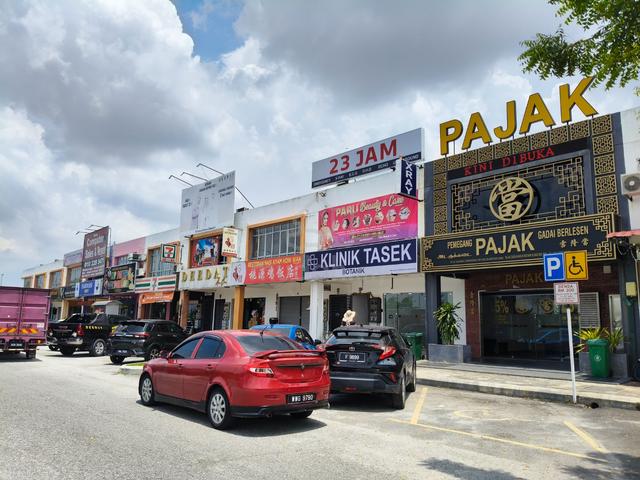 2 sty shop for sale bandar botanic next to bandar puteri klang 1