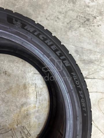 Michelin Pilot Sport 5 245 40 18 - photo 2 of 4
