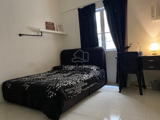 Cozy Fully Furnished Room with WiFi & Utilities Included 1